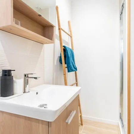 Appartement Par Easy - - Saint Lazare à 20 Min *